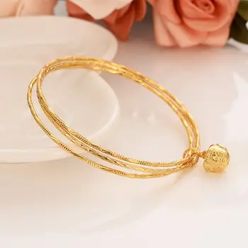 Brățări din aur de 18 k Solide Aur Fin Liniile de Finisaj 3 hoop pachet brățară brățară bijuterii Femei Farmecul Atârnă Pandantiv mic clopot