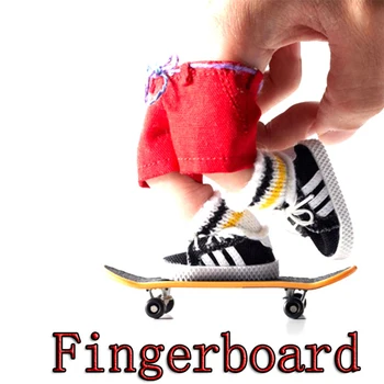 4 Buc Mini Profesionale Gâturi/ Finger Skateboard, Unic Suprafață Mată (Random Modele si Culori)