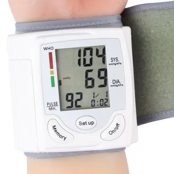Automat Digital Încheietura Tensiunii Arteriale Monitor LCD Display Rata de Bataie a Inimii Puls Pătrat Măsură Tensiometru Alb Transporta